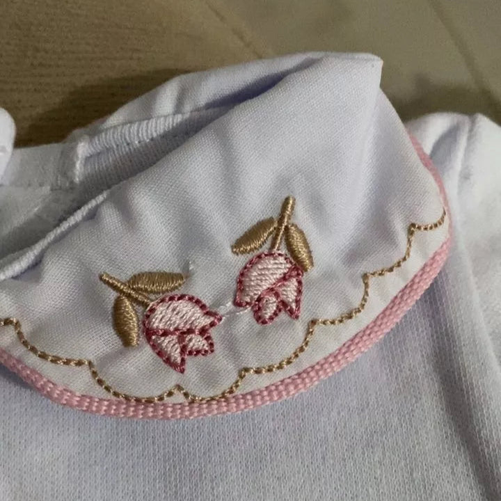 Body Bebê Menina com Gola Bordada – Conforto e Elegância