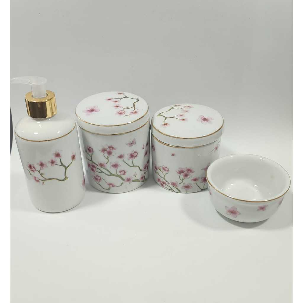 Kit Higiene Bebê Rosa Floral em Porcelana – Delicadeza e Organização