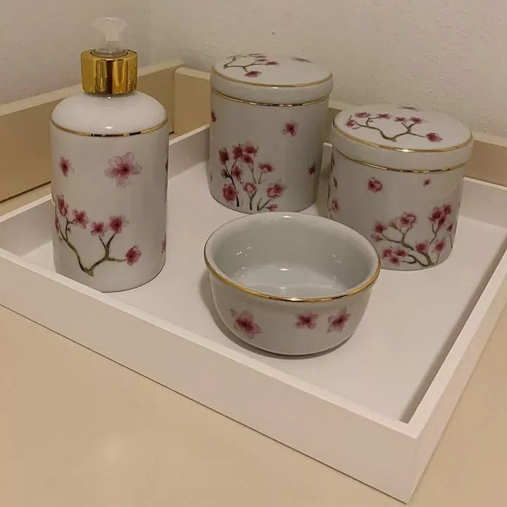 Kit Higiene Bebê Rosa Floral em Porcelana – Delicadeza e Organização